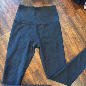Women’s small beyond yoga leggings.  Barely worn,great condition, heathered grey
